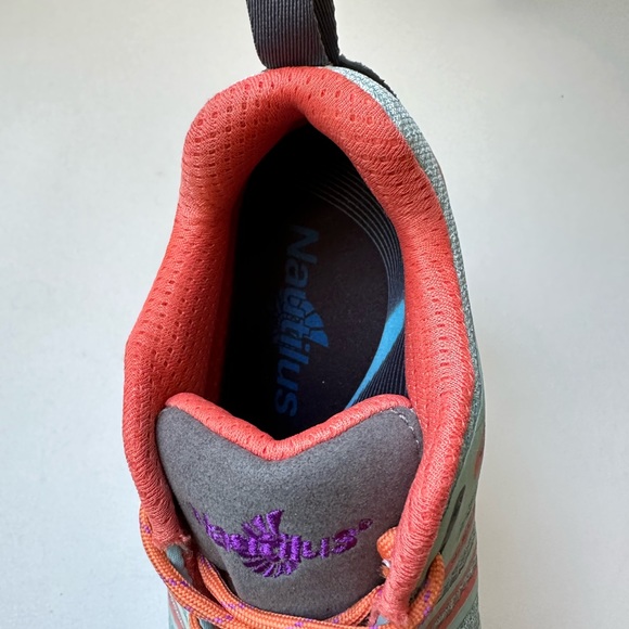 Women's Nautilus N1790 Composite Toe Slip Resistant EH Safety Shoes Size 9W - Picture 7 of 10